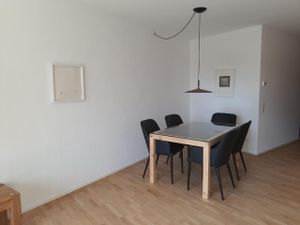 23503143-Ferienwohnung-4-Pontresina-300x225-3