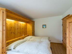 23522717-Ferienwohnung-2-Pontresina-300x225-2