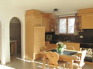 437062-Ferienwohnung-2-Pontresina-300x225-4