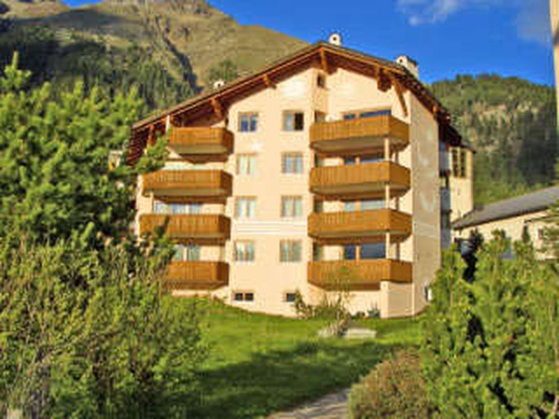 439773-Ferienwohnung-5-Pontresina-800x600-0