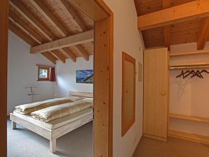 23537332-Ferienwohnung-2-Pontresina-300x225-5