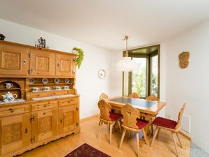 5433548-Ferienwohnung-6-Pontresina-300x225-5