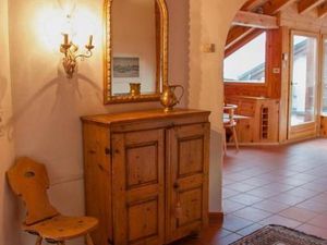 7483729-Ferienwohnung-4-Pontresina-300x225-3