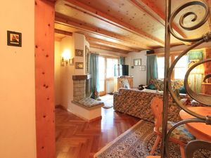 23530206-Ferienwohnung-4-Pontresina-300x225-3