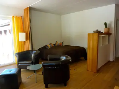 Wohn- und Schlafzimmer