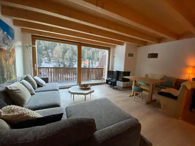 Wohnzimmer, Essecke, Cheminee, Fernseher