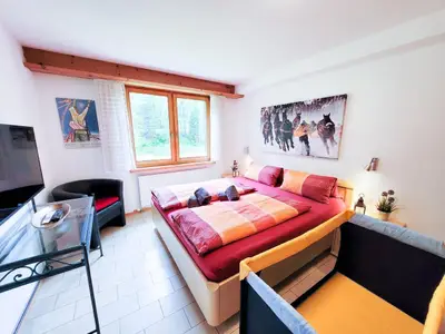 Kinderbett inkl. separater Matratze ist in der Wohnung vorhanden.