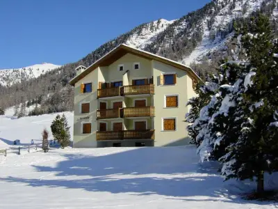 Ansicht Haus, Wohnung oben rechts