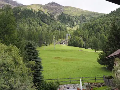 Aussicht vom Balkon im Sommer (Sesselbahn Alp Languard)