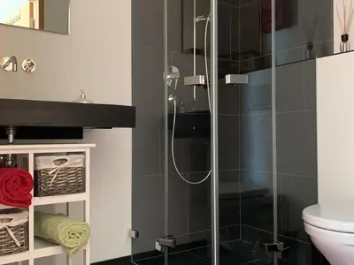 Dusche/WC in edler Ausführung