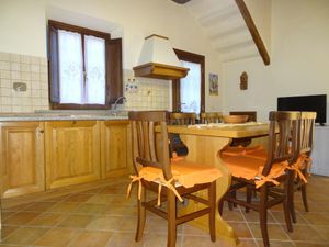 22438297-Ferienwohnung-5-Porciano-300x225-1