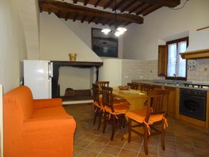 22438297-Ferienwohnung-5-Porciano-300x225-2