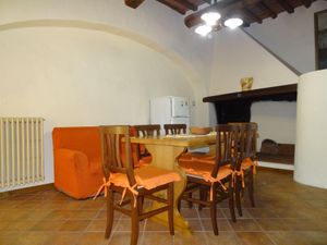 22438297-Ferienwohnung-5-Porciano-300x225-3