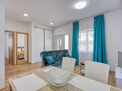 Ferienwohnung für 5 Personen (56 m²) in Poreč 1/10