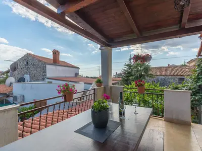 Ferienwohnung für 4 Personen (56 m²) in Poreč 1/10