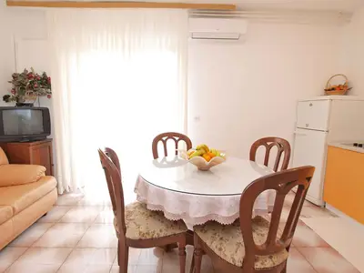 Ferienwohnung für 4 Personen (50 m²) in Poreč 1/10