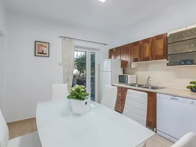Ferienwohnung für 6 Personen (90 m²) in Poreč 6/10
