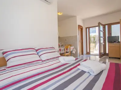 Studio-Apartment Punta für 2 Personen in der Nähe des Strandes in Mali Maj.