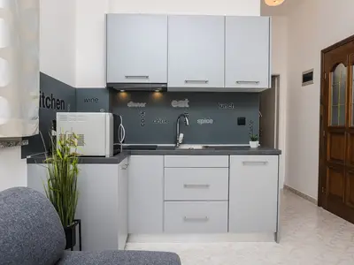 Ferienwohnung für 3 Personen (40 m²) in Poreč 3/10