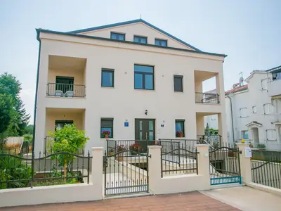 Ferienwohnung für 5 Personen (108 m²) in Poreč 1/10