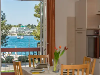 Ferienwohnung für 4 Personen (60 m²) in Poreč 1/10