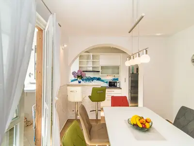 Ferienwohnung für 4 Personen (74 m²) in Poreč 1/10
