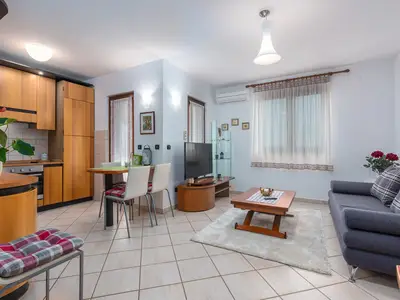 Ferienwohnung für 5 Personen (60 m²) in Poreč 1/10