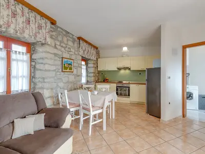 Ferienwohnung für 4 Personen (70 m²) in Dračevac 6/10