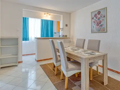 Ferienwohnung für 4 Personen (76 m²) in Poreč 1/10