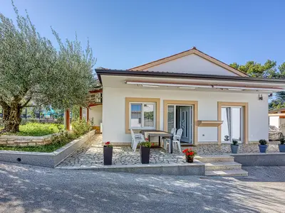 Ferienwohnung für 5 Personen (56 m²) in Poreč 1/10