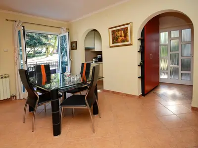 DiningRoom