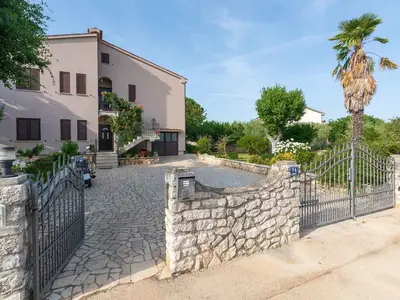 Ferienwohnung für 3 Personen (80 m²) in Dračevac 2/10