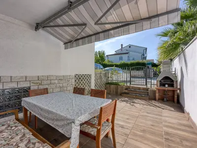 Ferienwohnung für 5 Personen (75 m²) in Poreč 1/10