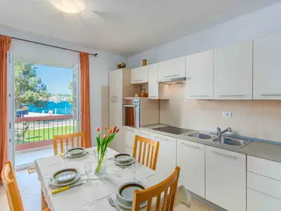 Ferienwohnung für 4 Personen (60 m²) in Poreč 1/10