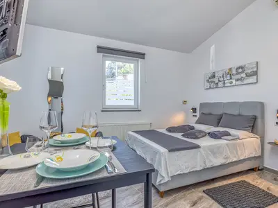 Ferienwohnung für 2 Personen (27 m²) in Poreč 1/10