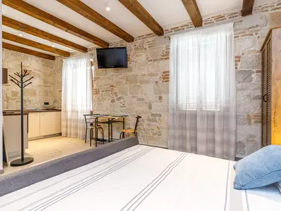 Ferienwohnung für 2 Personen (31 m²) in Poreč 1/10