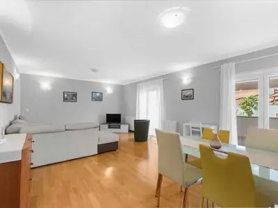 Ferienwohnung für 4 Personen (85 m²) in Poreč 1/10