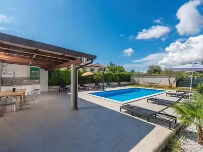 Ferienwohnung für 4 Personen (70 m²) in Poreč 1/10