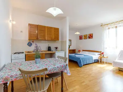 Ferienwohnung für 3 Personen (37 m²) in Poreč 1/10
