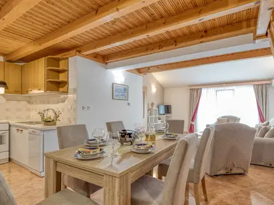 Ferienwohnung für 6 Personen (107 m²) in Poreč 1/10