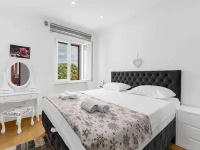 Ferienwohnung für 6 Personen (50 m²) in Poreč 1/10