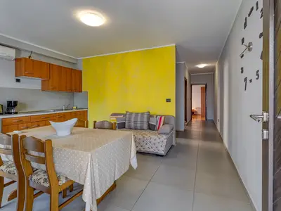 Ferienwohnung für 4 Personen (75 m²) in Poreč 3/10