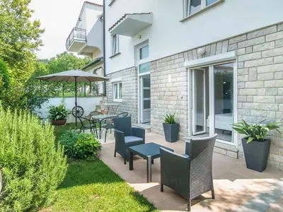 Ferienwohnung für 2 Personen (66 m²) in Poreč 1/10