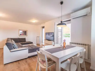 Ferienwohnung für 2 Personen (55 m²) in Poreč 1/10