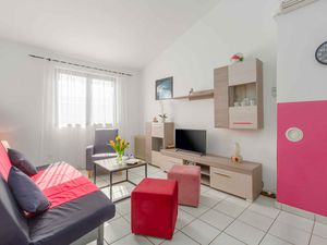 23779371-Ferienwohnung-4-Poreč-300x225-3