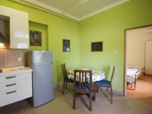 23779451-Ferienwohnung-3-Poreč-300x225-4