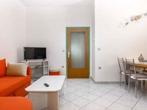 23779720-Ferienwohnung-6-Poreč-300x225-5