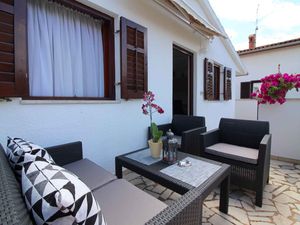 23780284-Ferienwohnung-2-Poreč-300x225-3