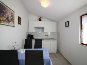 21864647-Ferienwohnung-4-Poreč-300x225-4