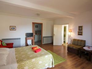 19398417-Ferienwohnung-2-Poreč-300x225-5